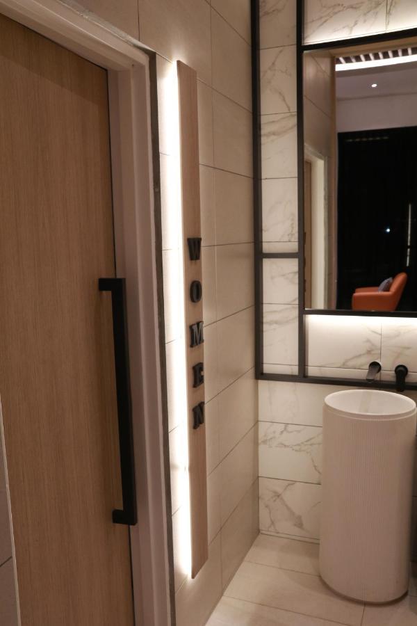 Otel Hotel Suite Sibu Extérieur photo