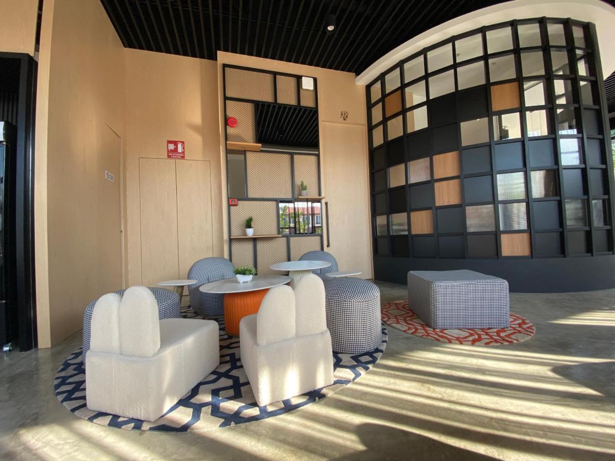 Otel Hotel Suite Sibu Extérieur photo