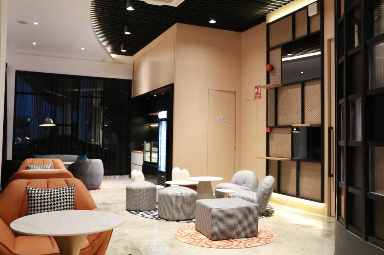 Otel Hotel Suite Sibu Extérieur photo